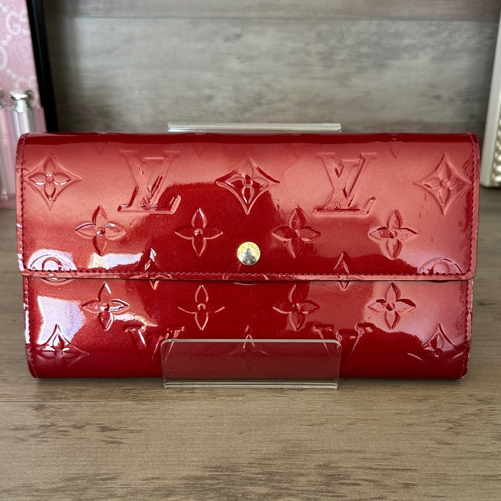 Louis Vuitton Monogram Vernis Sarah Wallet in Red